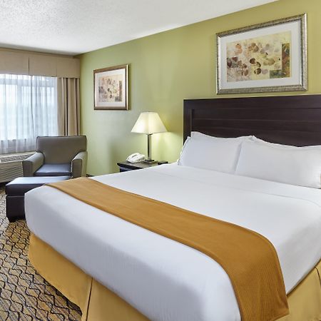 Holiday Inn Express & Suites Chicago-Libertyville By Ihg Dış mekan fotoğraf
