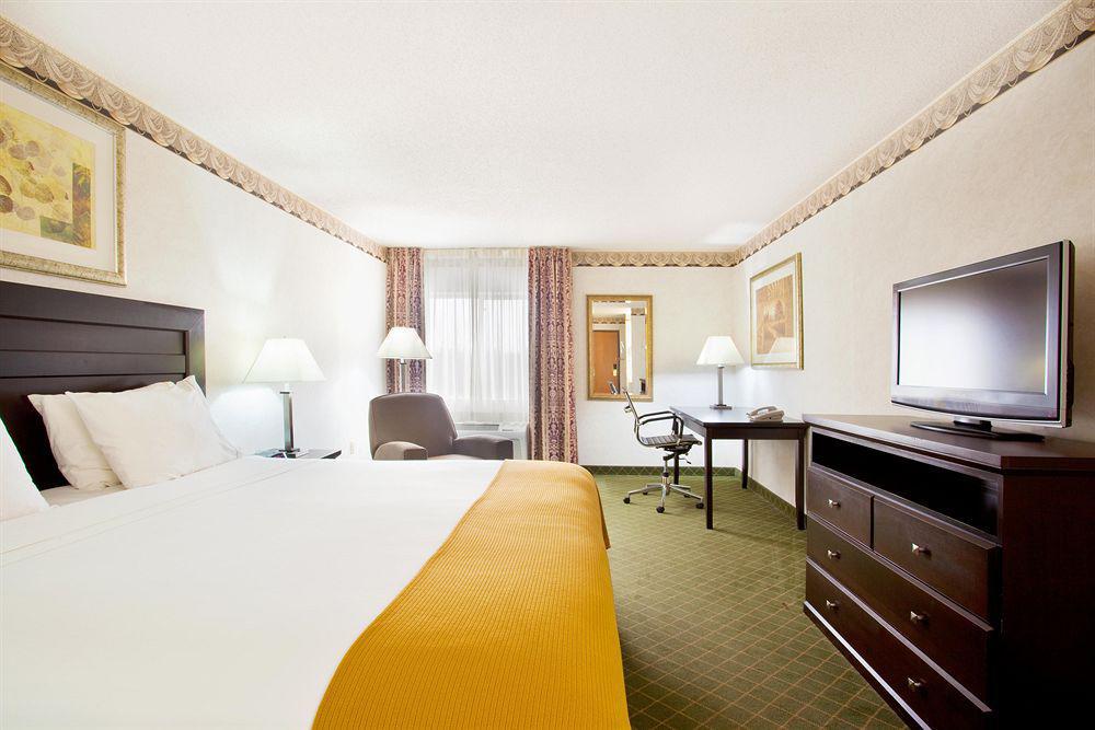 Holiday Inn Express & Suites Chicago-Libertyville By Ihg Dış mekan fotoğraf