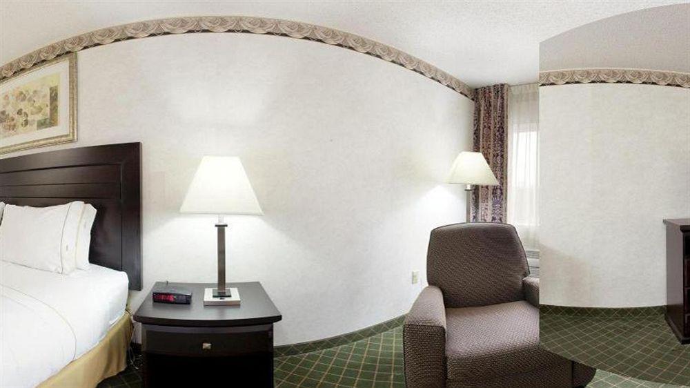 Holiday Inn Express & Suites Chicago-Libertyville By Ihg Dış mekan fotoğraf