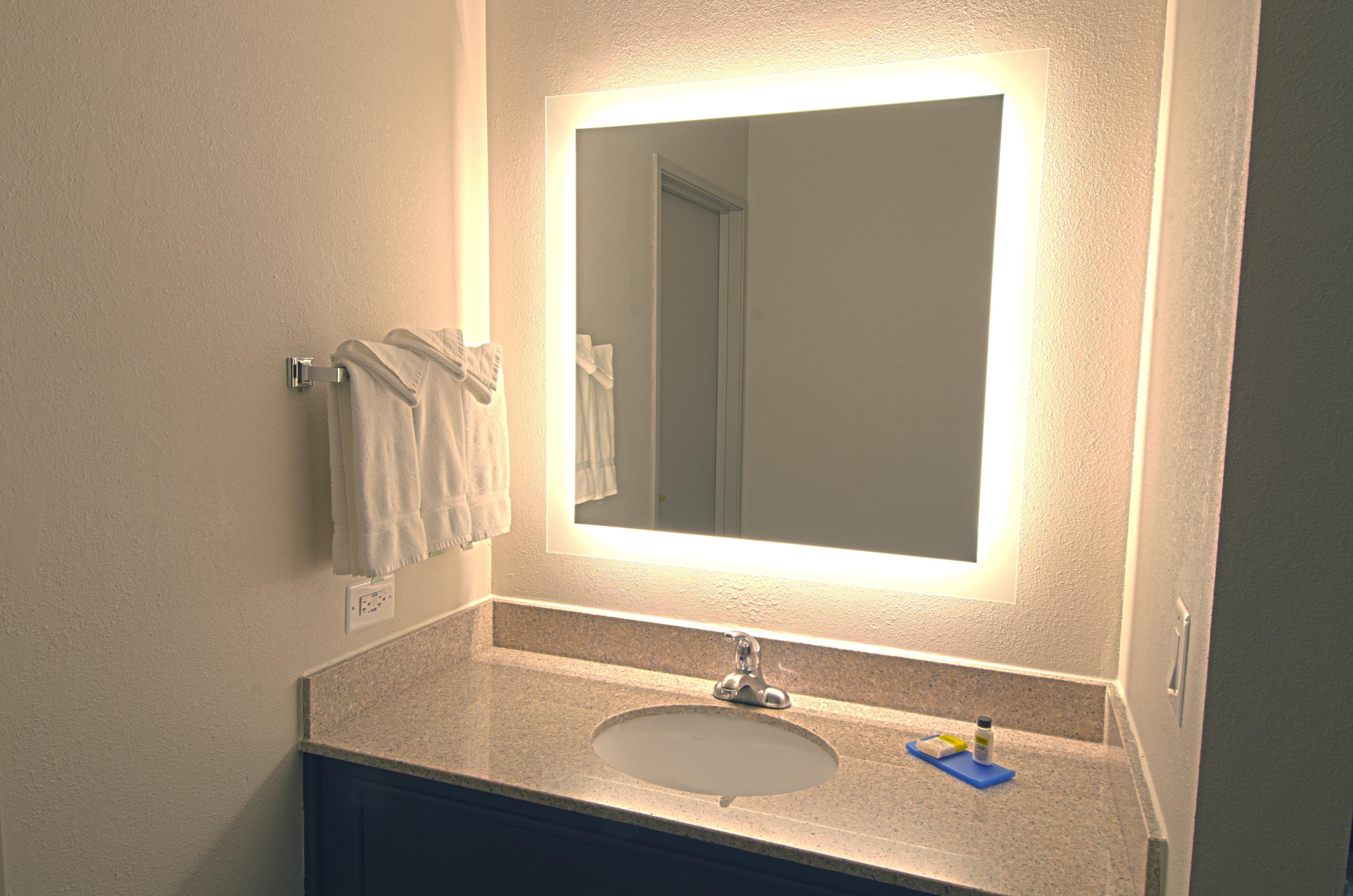 Holiday Inn Express & Suites Chicago-Libertyville By Ihg Dış mekan fotoğraf