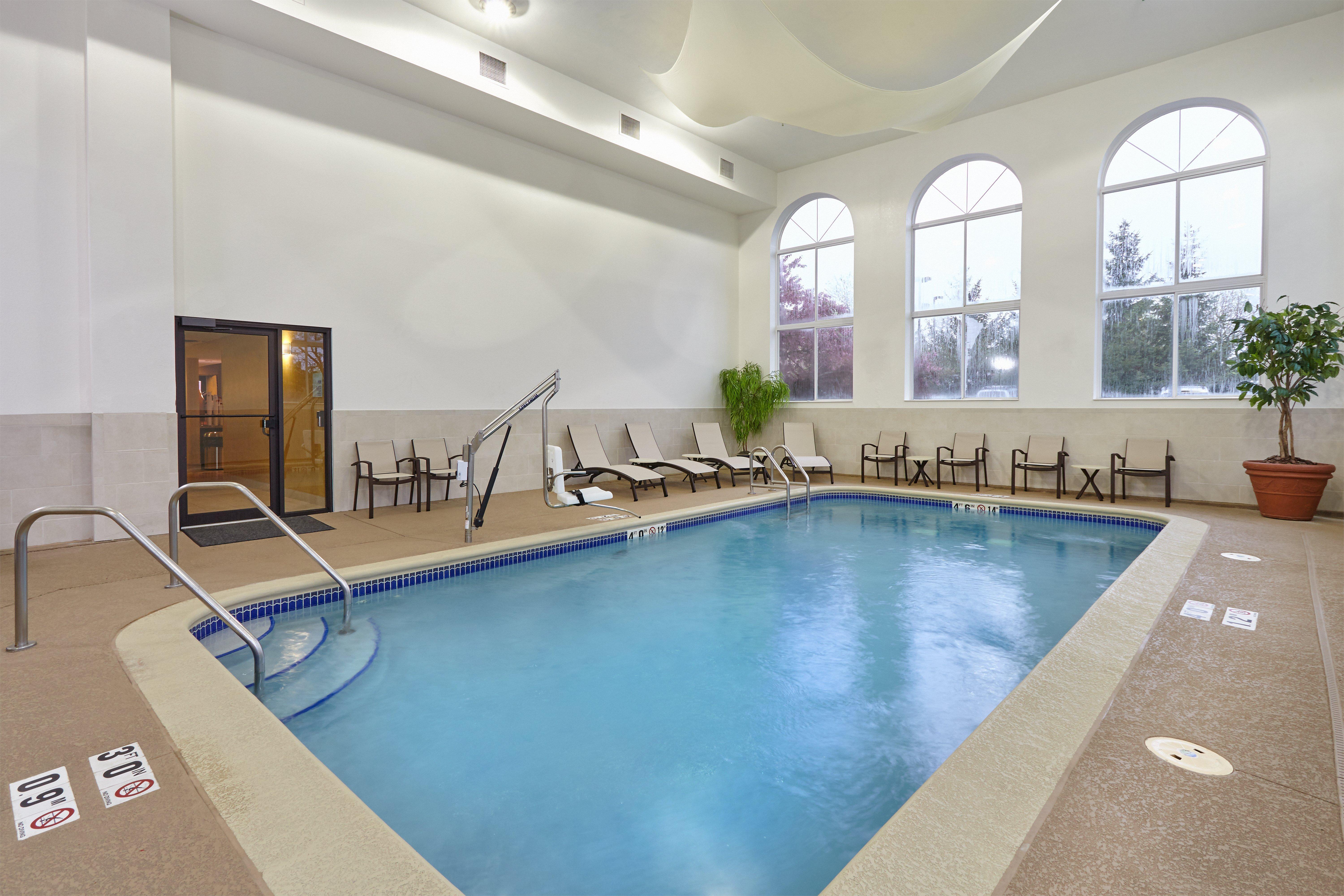 Holiday Inn Express & Suites Chicago-Libertyville By Ihg Dış mekan fotoğraf
