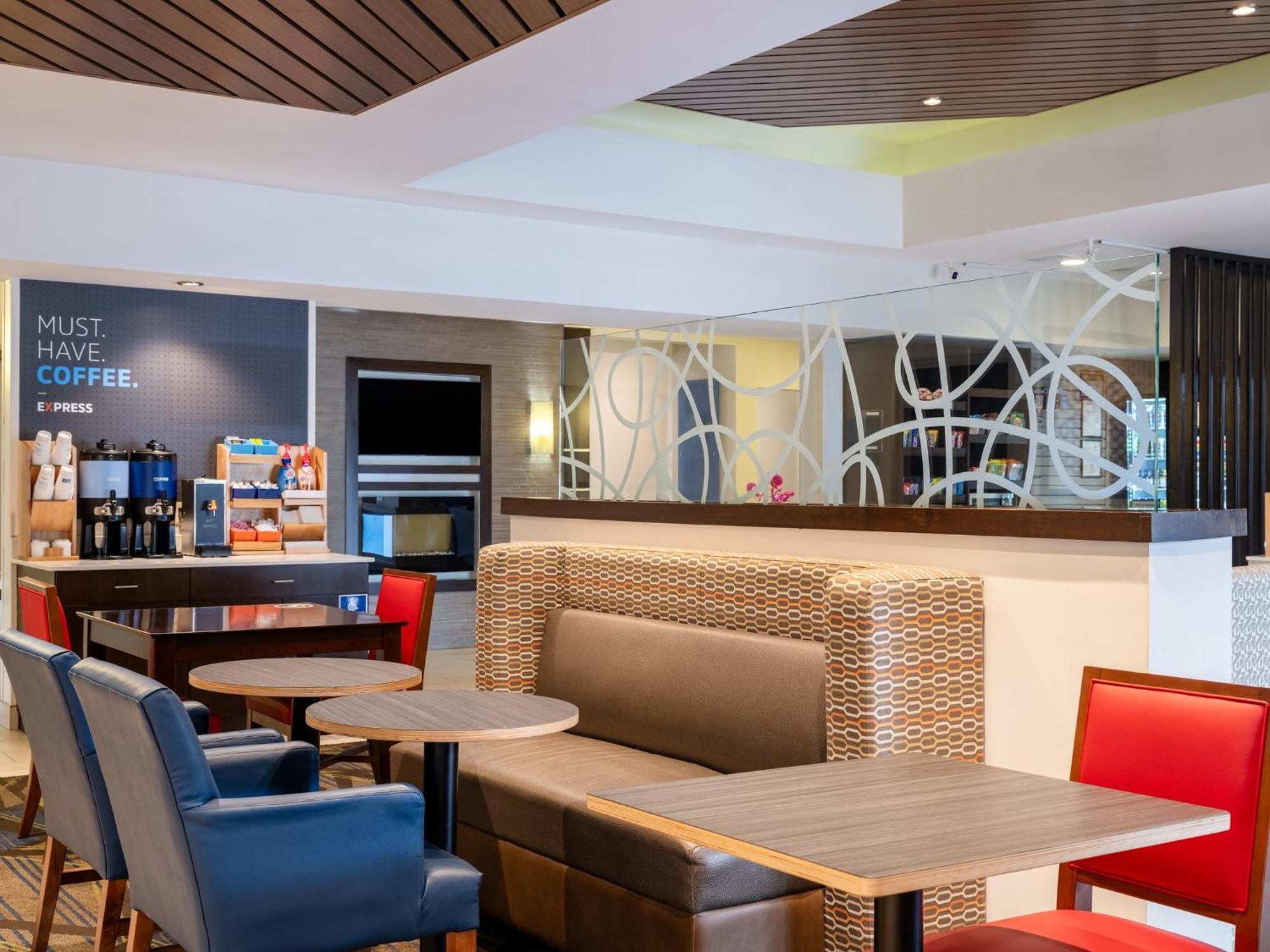 Holiday Inn Express & Suites Chicago-Libertyville By Ihg Dış mekan fotoğraf